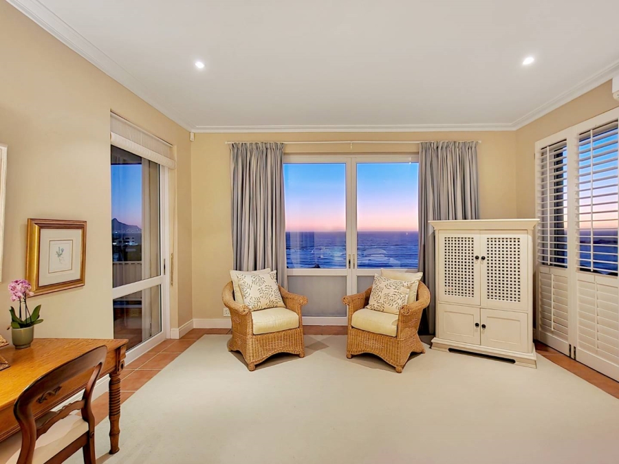 6 Bedroom Property for Sale in Bloubergstrand Western Cape